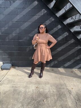 Women’s Short Sleeve Fit-and-Flare Dress in Tan